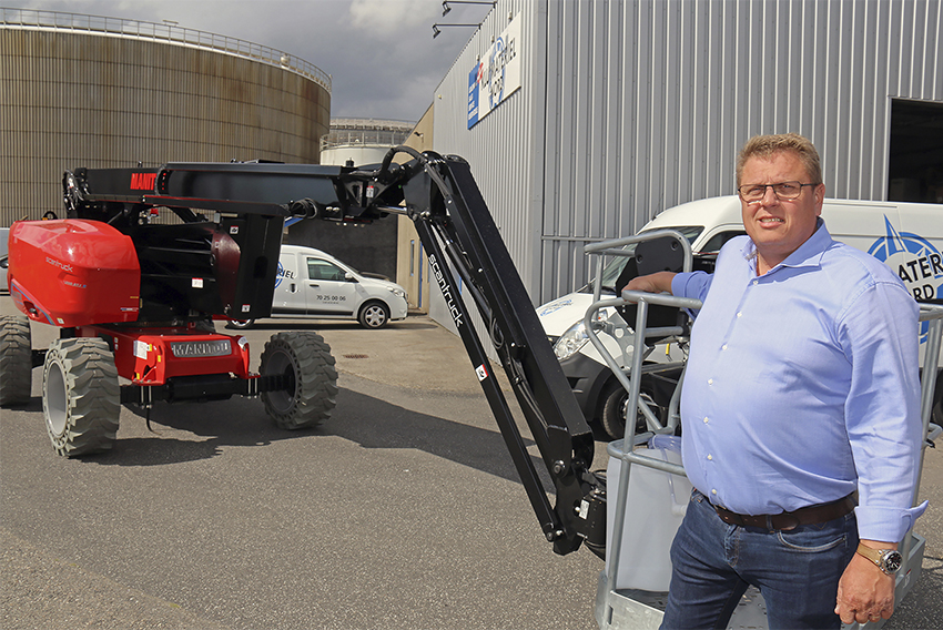 Ulrik Knudsen sikrede sig Danmarks første eksemplar af den fuldelektriske Manitou 200ATJe Oxygen bomlift til KLU Materiel Nord A/S.