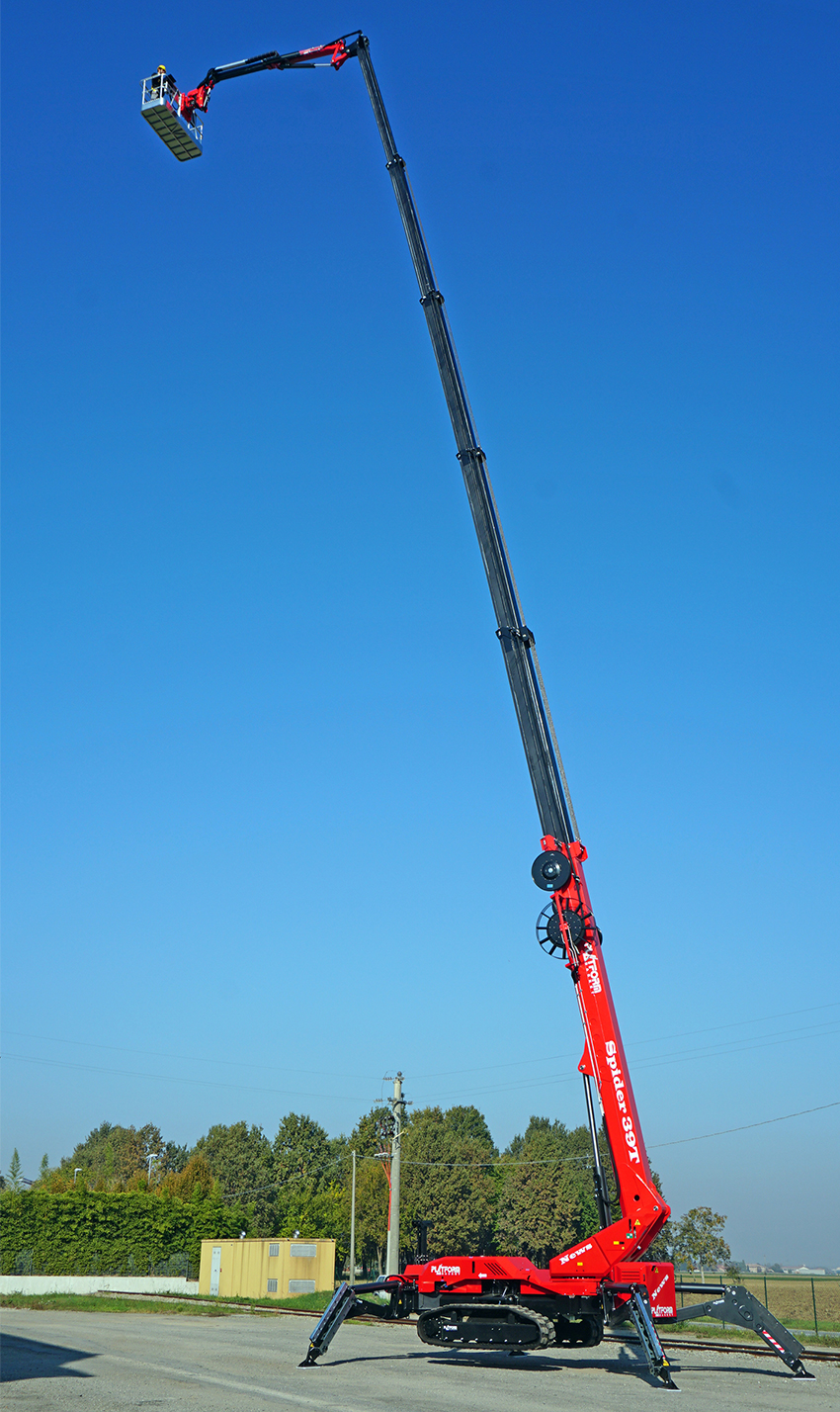 En høj stilling inden for byggebranchen ligger lige for med en Platform Basket Spider 39T. Kurven kan gå op i tæt på 39 meters højde.
