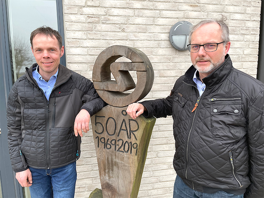 Morten Sommer (tv.), her i selskab med Freddy Lange Nielsen, distriktschef for Manitou i Nord- og Østjylland, overtog Ole Sommer A/S efter sin far i 2006. Firmaet havde 50-års jubilæum i 2019.